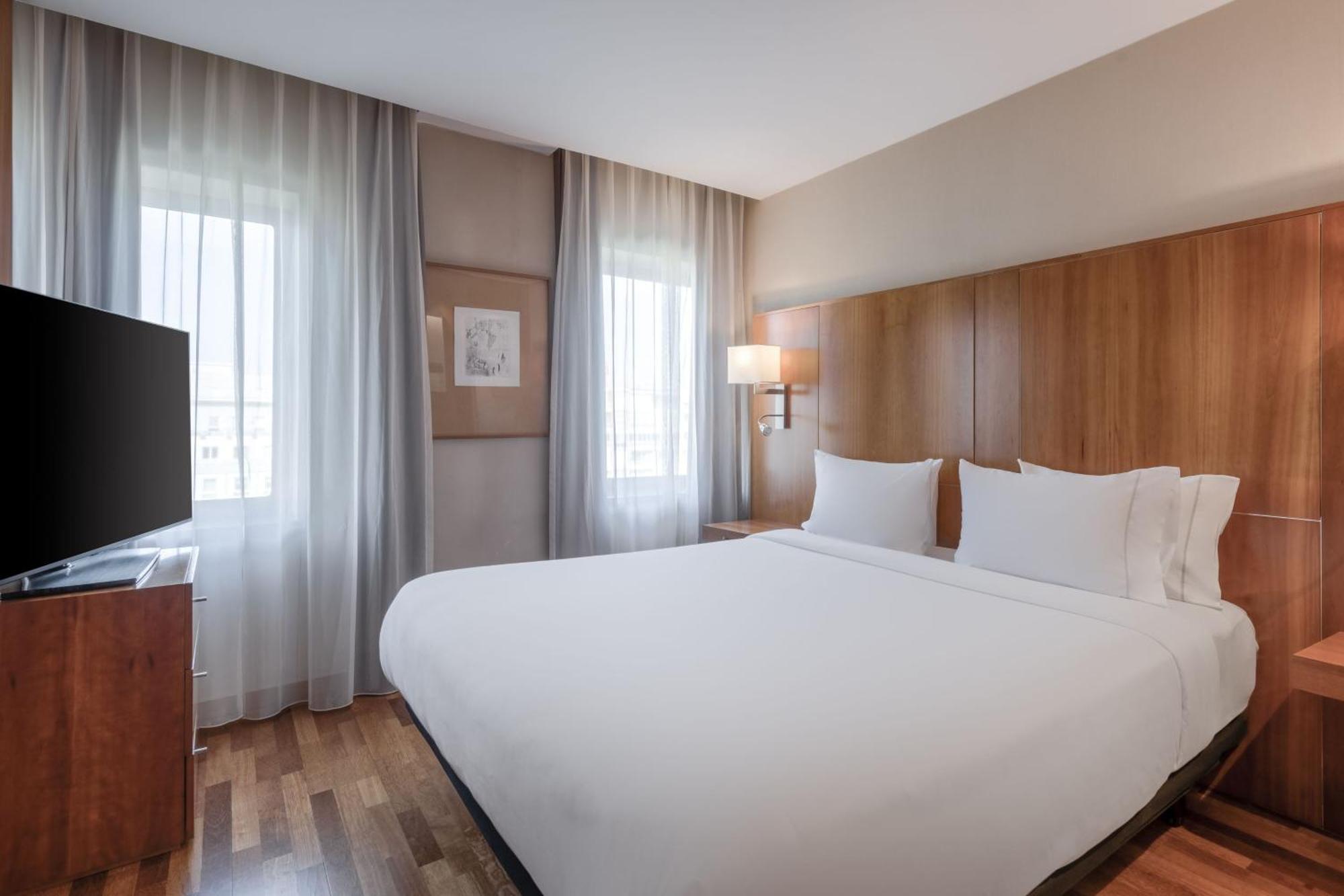 Ac Hotel Aitana By Marriott Madrid Exterior photo