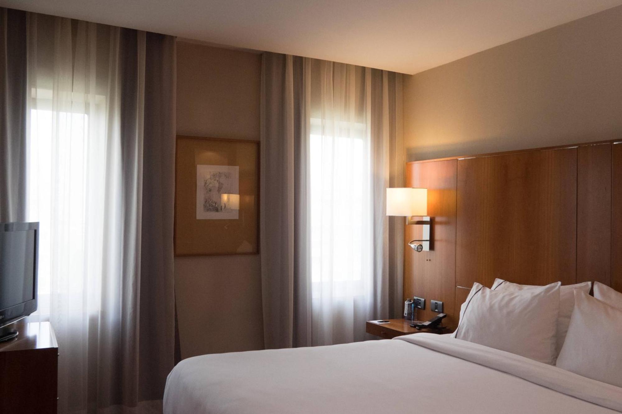 Ac Hotel Aitana By Marriott Madrid Exterior photo