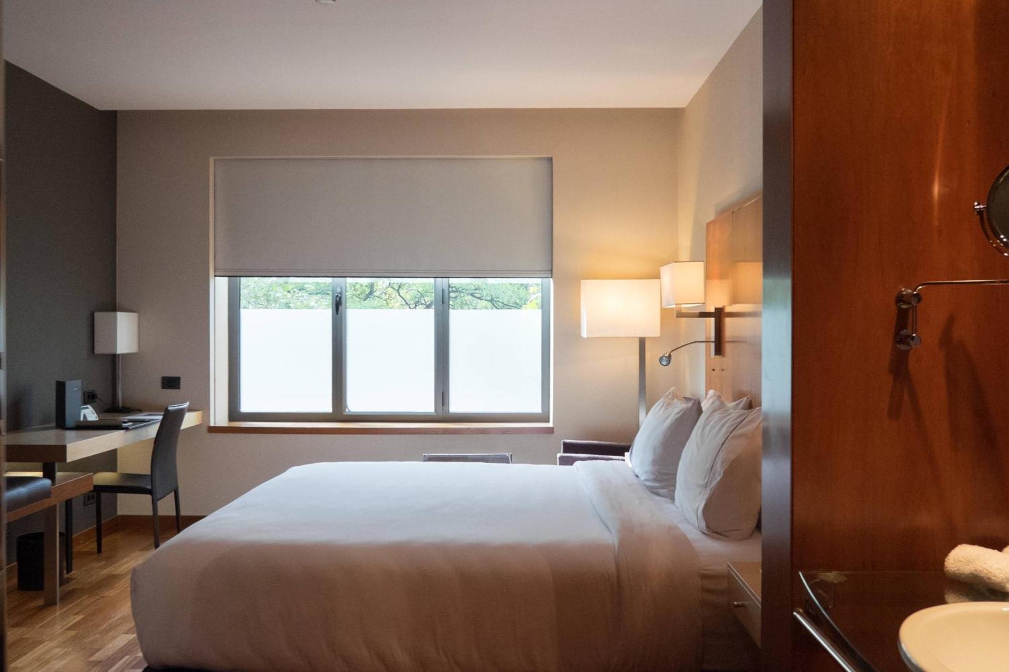 Ac Hotel Aitana By Marriott Madrid Exterior photo